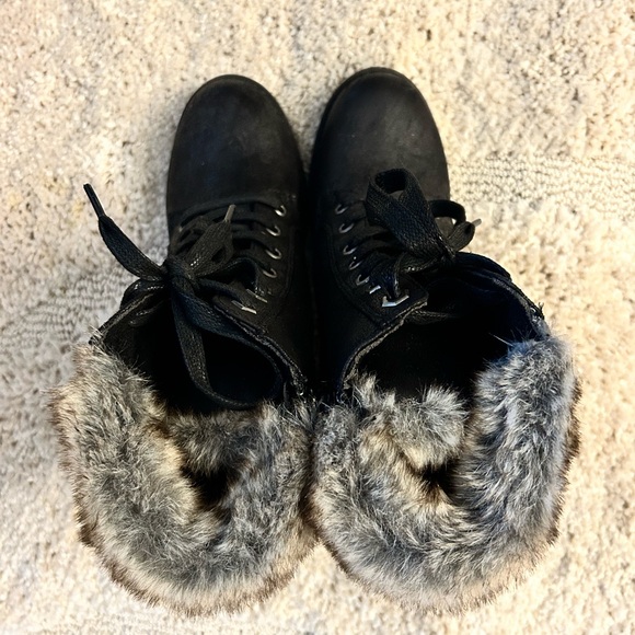 NWOT Steve Madden Comfort Faux Fur Lined Bootie - Picture 3 of 4